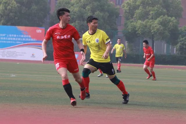 切尔西与18岁右后卫阿奇姆彭续约至2029年