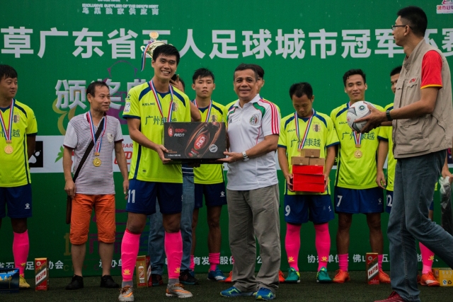 马克西40分76人力克黄蜂 公牛险胜送猛龙6连败